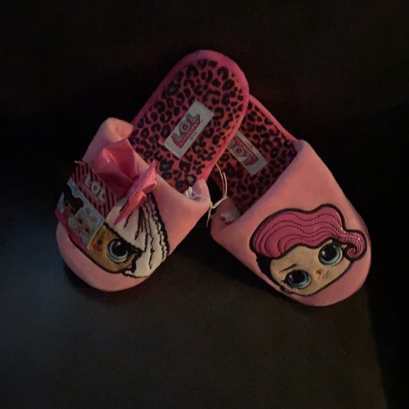 Slippers - Picture 2 of 2